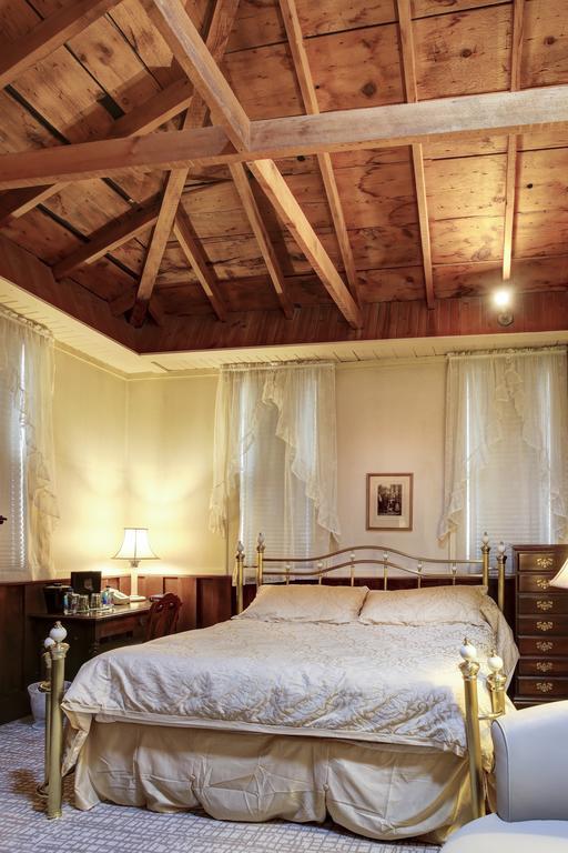 Inn House