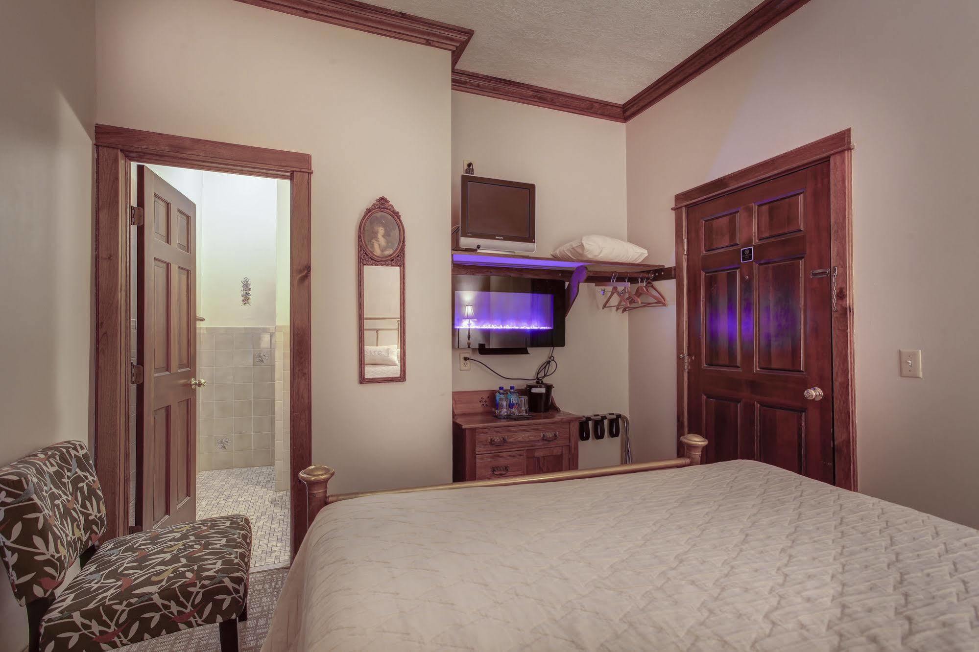 Inn House